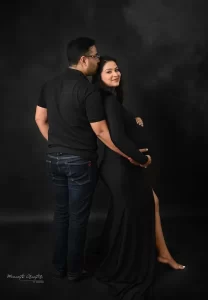Pregnancy Photography in Black dress