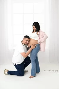 Maternity Couple Photoshoot in Jeans
