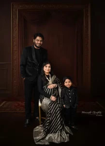 Maternity Family shoot in Black theme