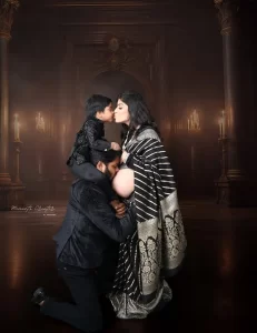 Maternity shoot in Saree