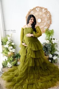 Green Gown Solo Maternity Picture