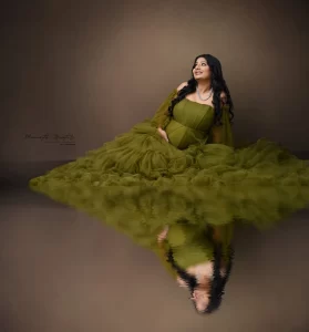 Maternity Photoshoot Green Gown3