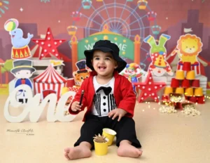 best-cake-smash-photographer-delhi-circus-ringmaster-red-jacket-one-sign-29